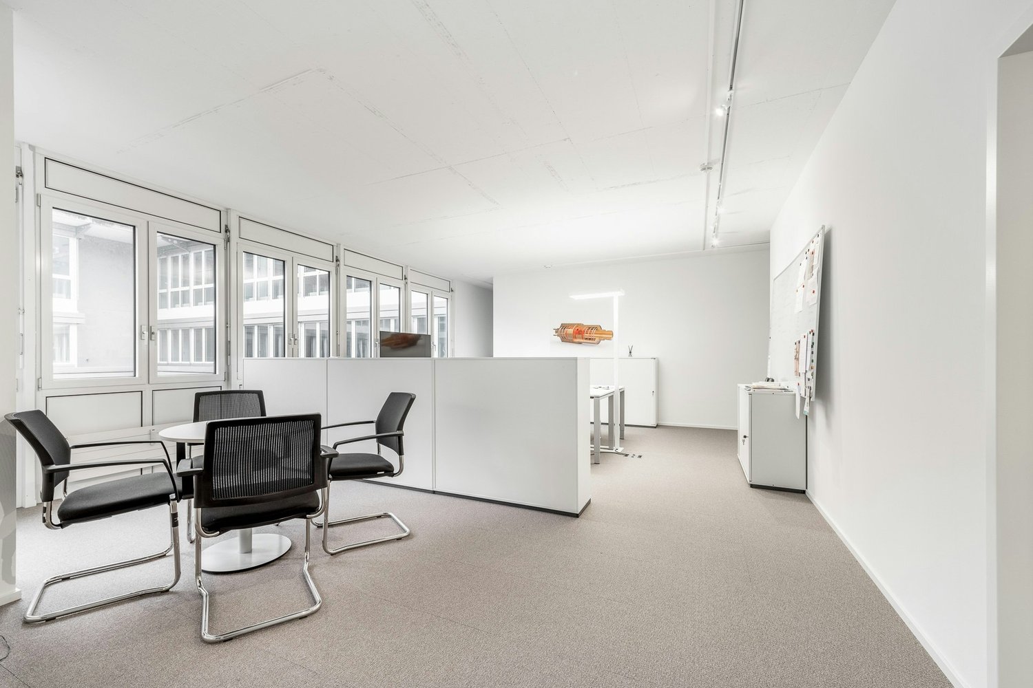 212m² office