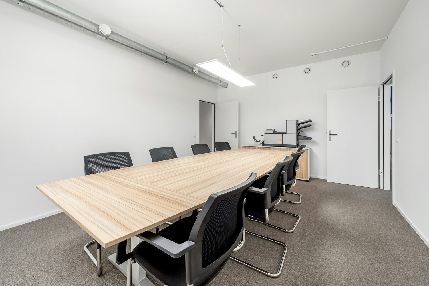 212m² office