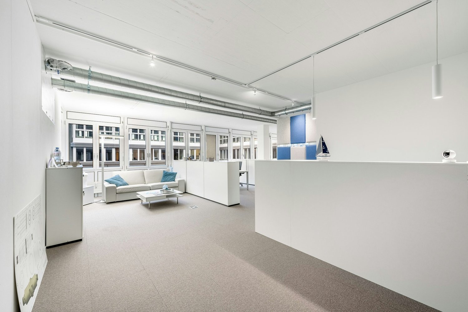 212m² office