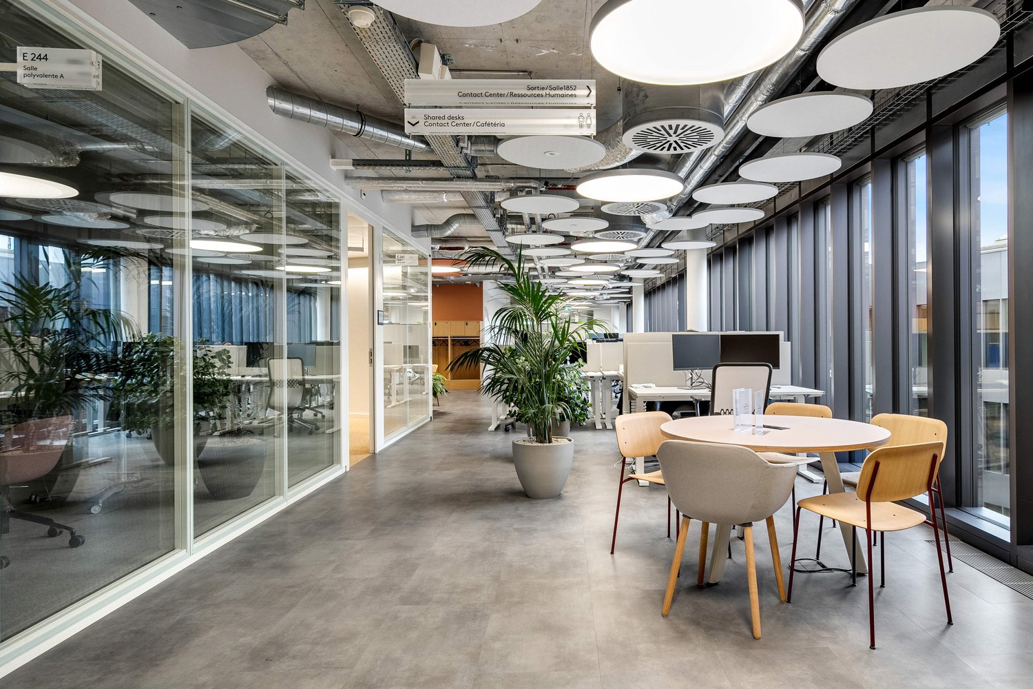 600m² office