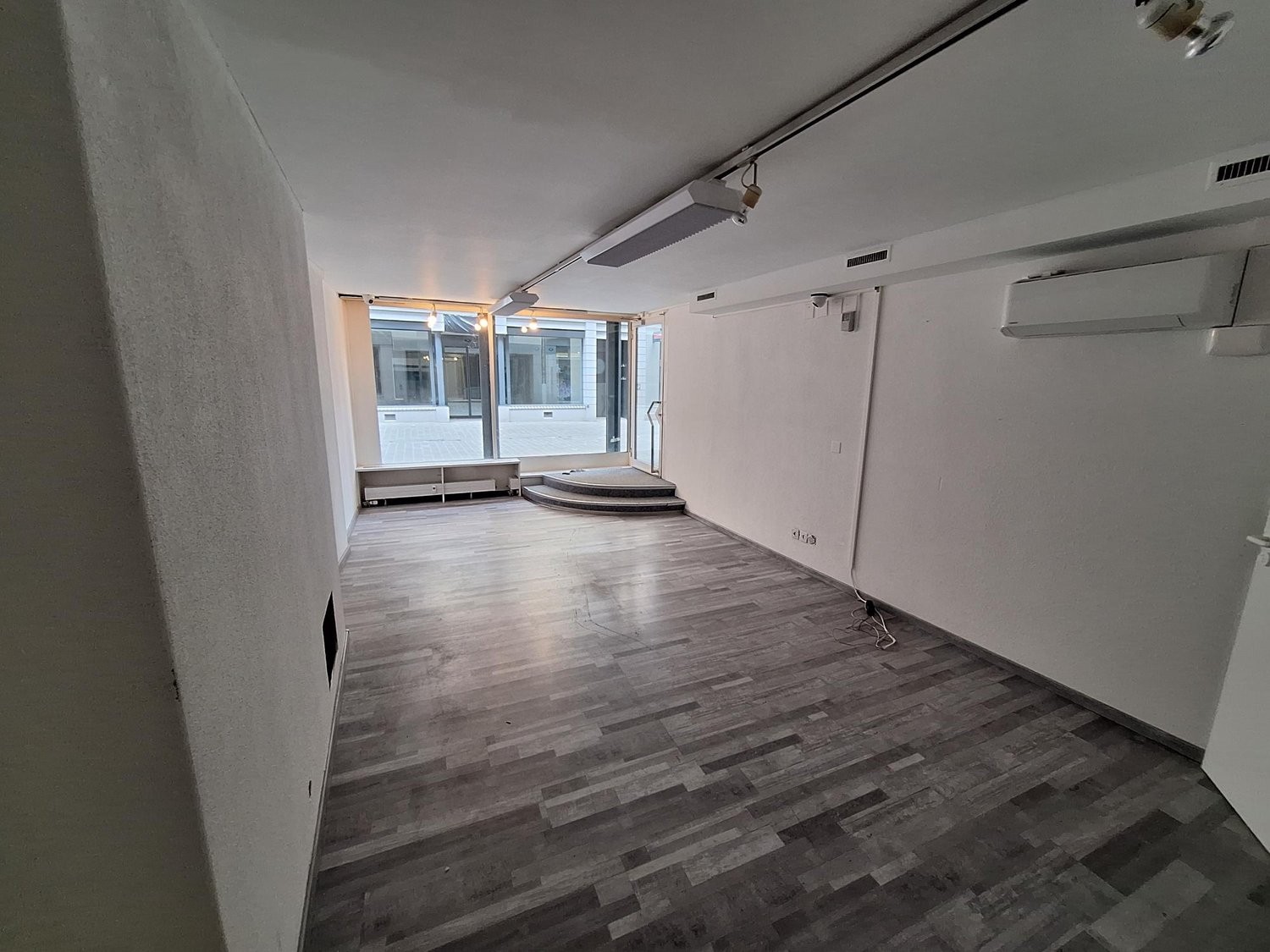 Magasin de 90m²