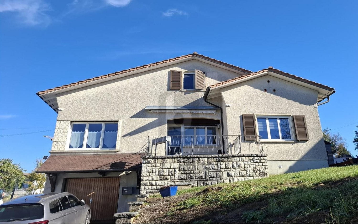 6 rooms single house, photo 1 sur 4