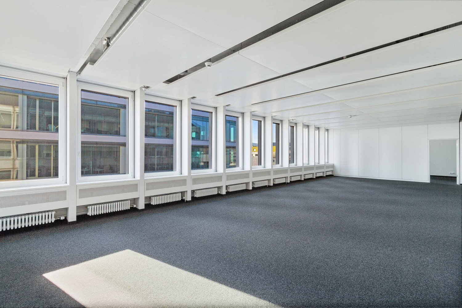 146m² bureau, photo 1 sur 10