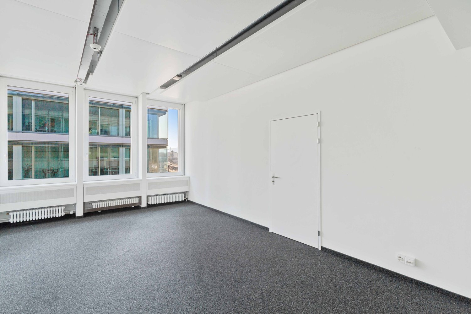 146m² bureau, photo 3 sur 10