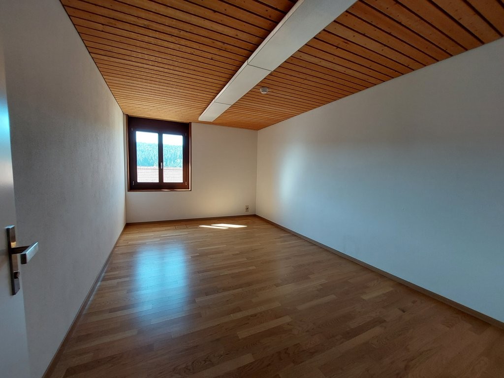 187m² office