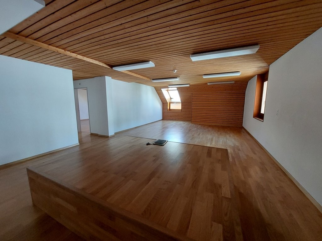 187m² office
