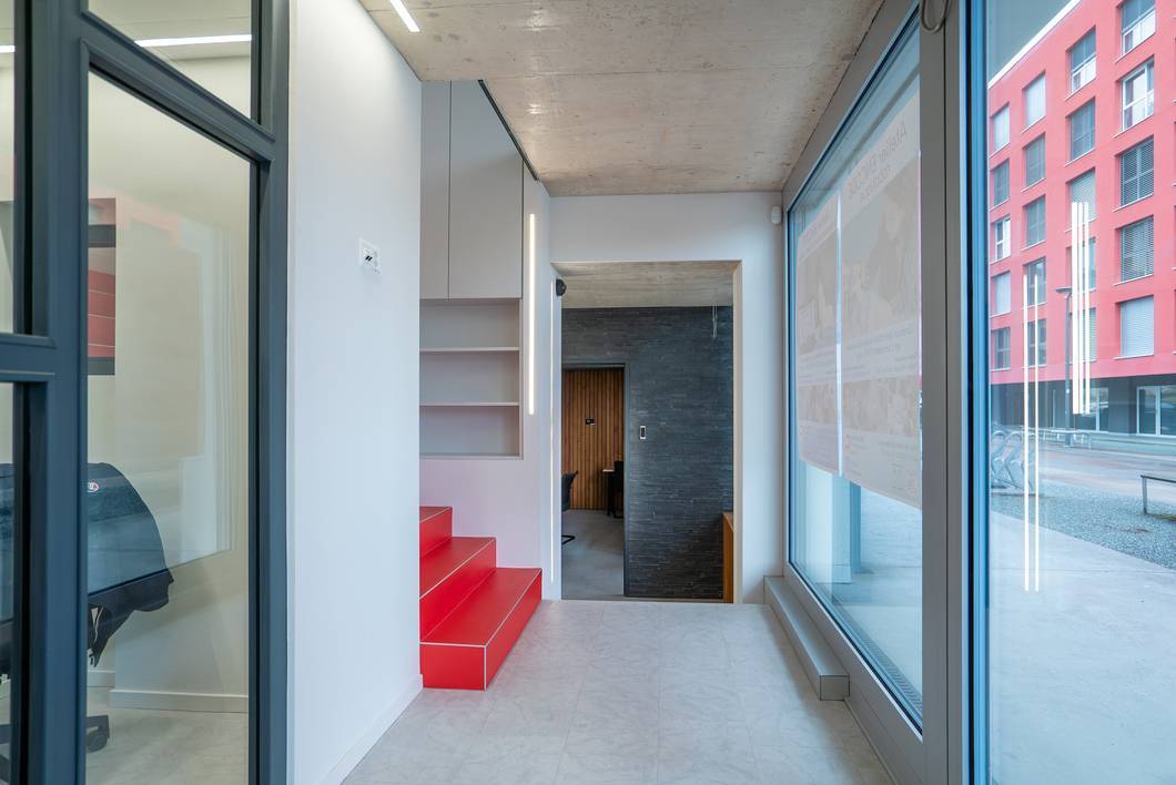 156m² arcade