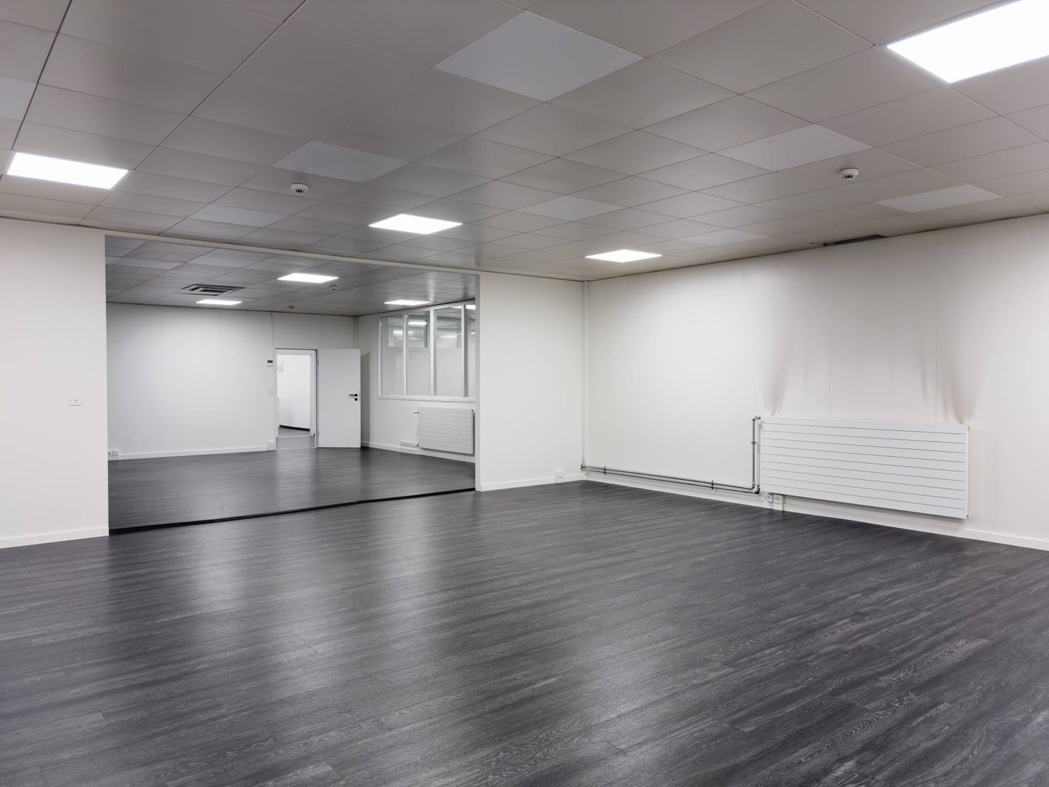 337m² office