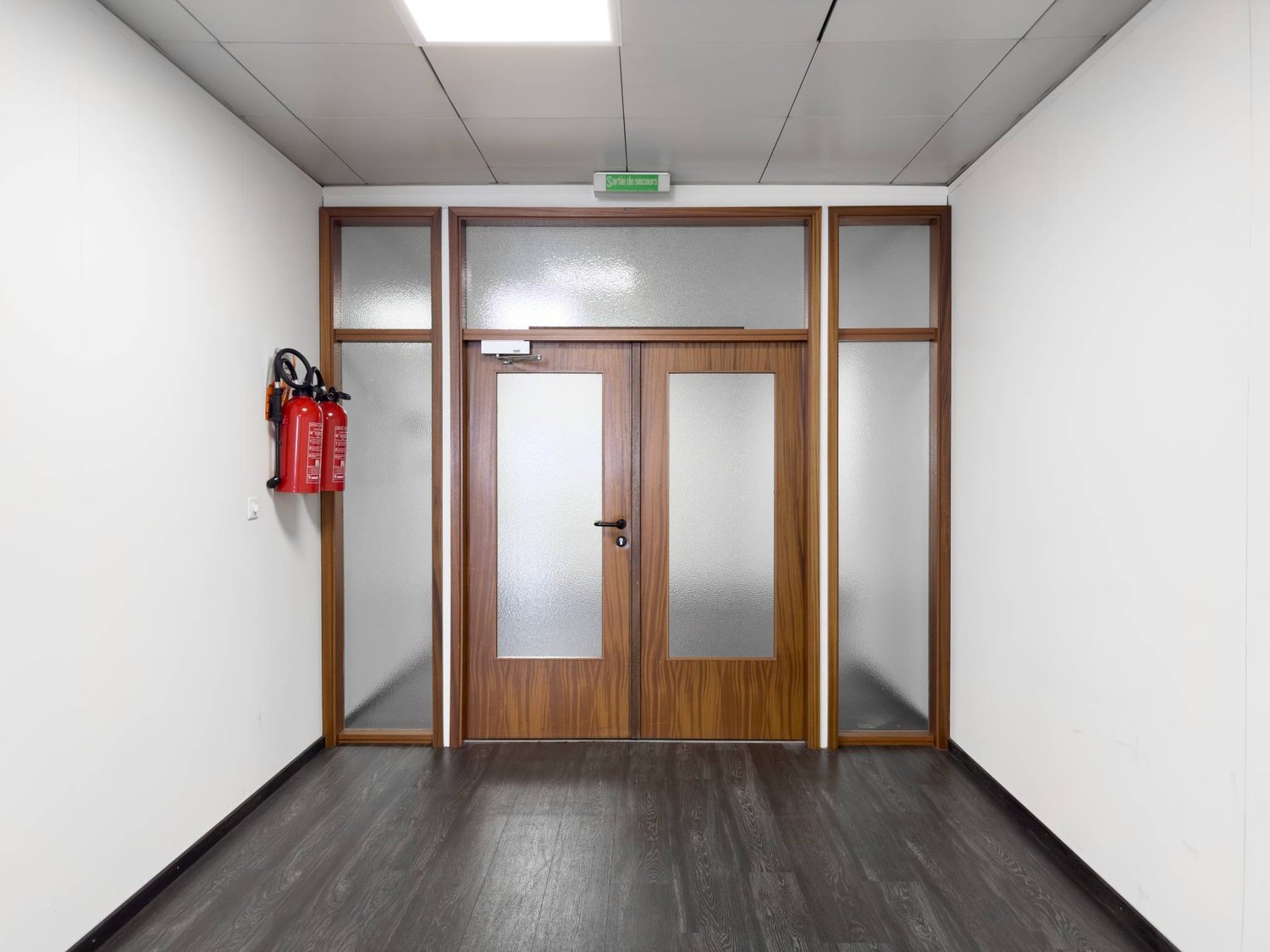 337m² office