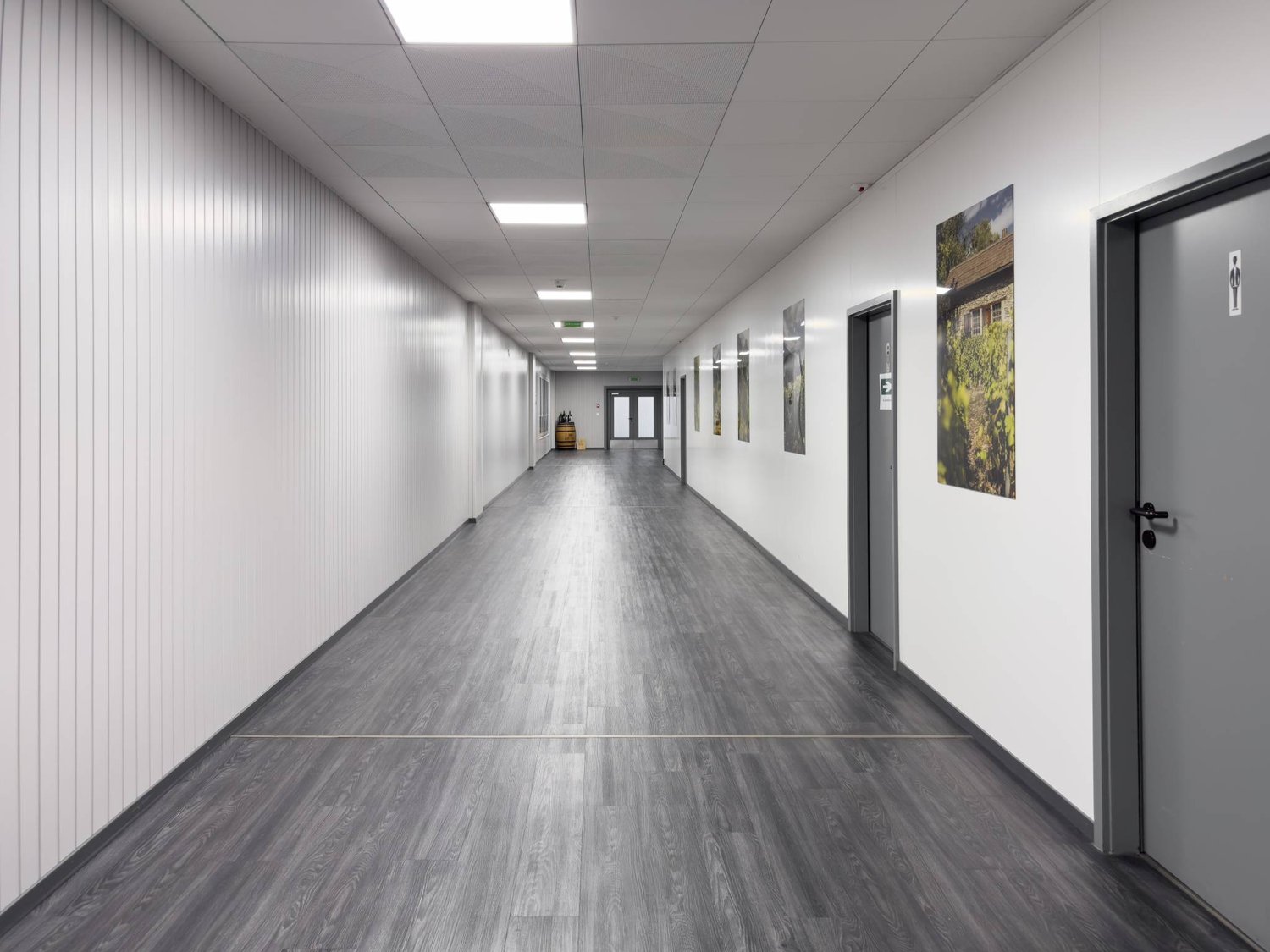 337m² office