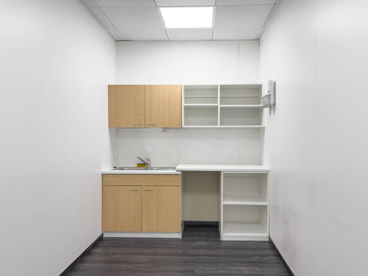 337m² office