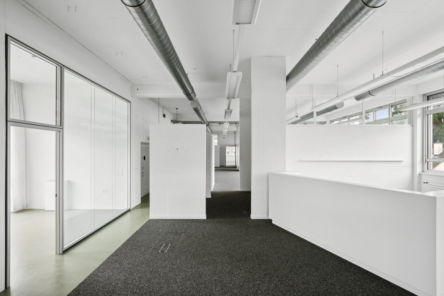 749m² commercial, photo 5 sur 7