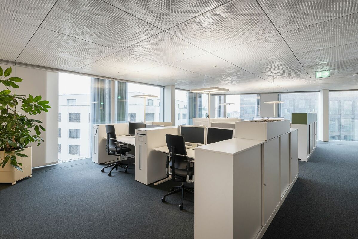 600m² office