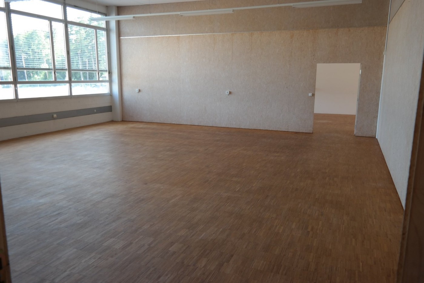 121m² commercial