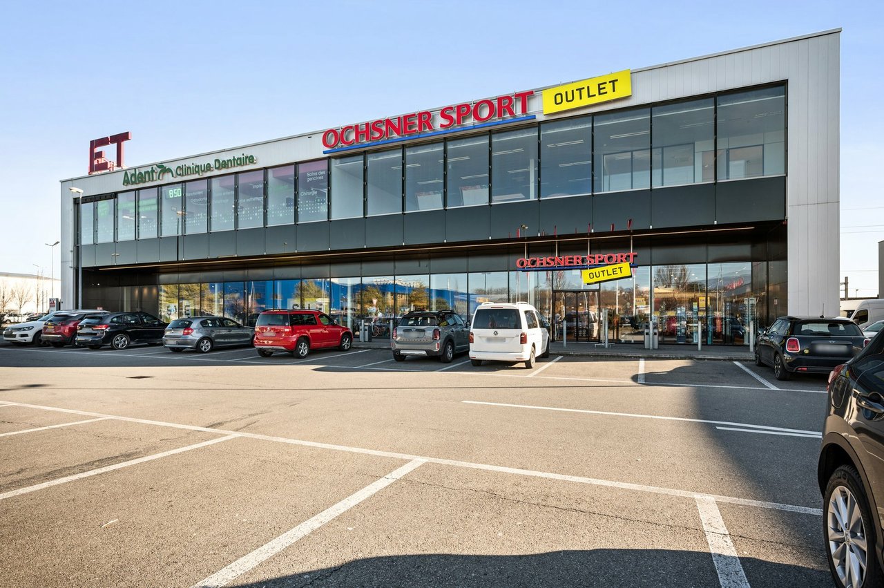 396m² office