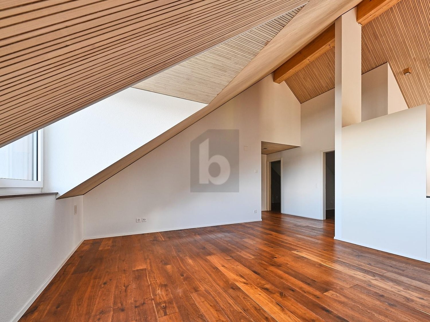 Appartement mansardé de 2 ½ pièces, photo 3 sur 4