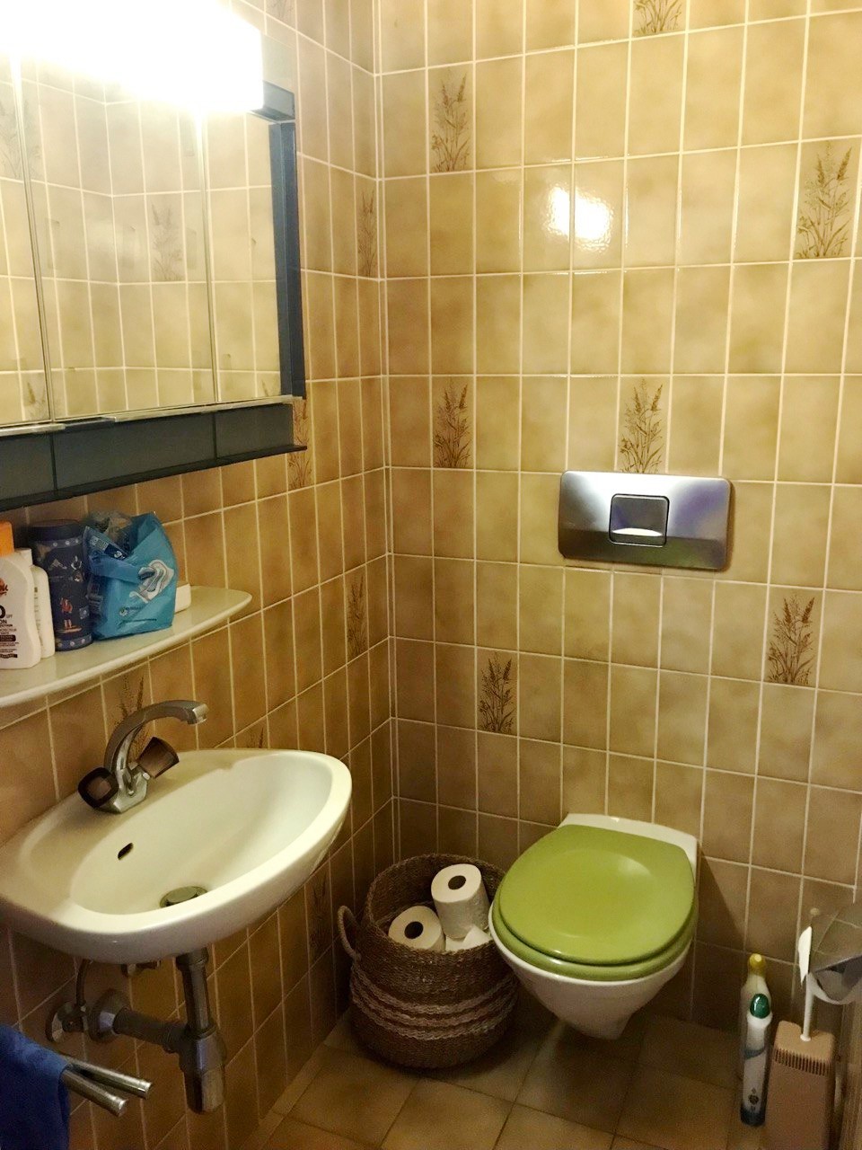 Appartement de 2 pièces

Magnifique, chaleureux et paisible deux chambres à proximité des organisations internationales. Les pièces donnent sur une cour calme et l'immeuble ne donne pas directement sur la rue, ce qui en fait un endroit très calme tout en étant central. Proche de nombreux arrêts de b, photo 8 sur 9
