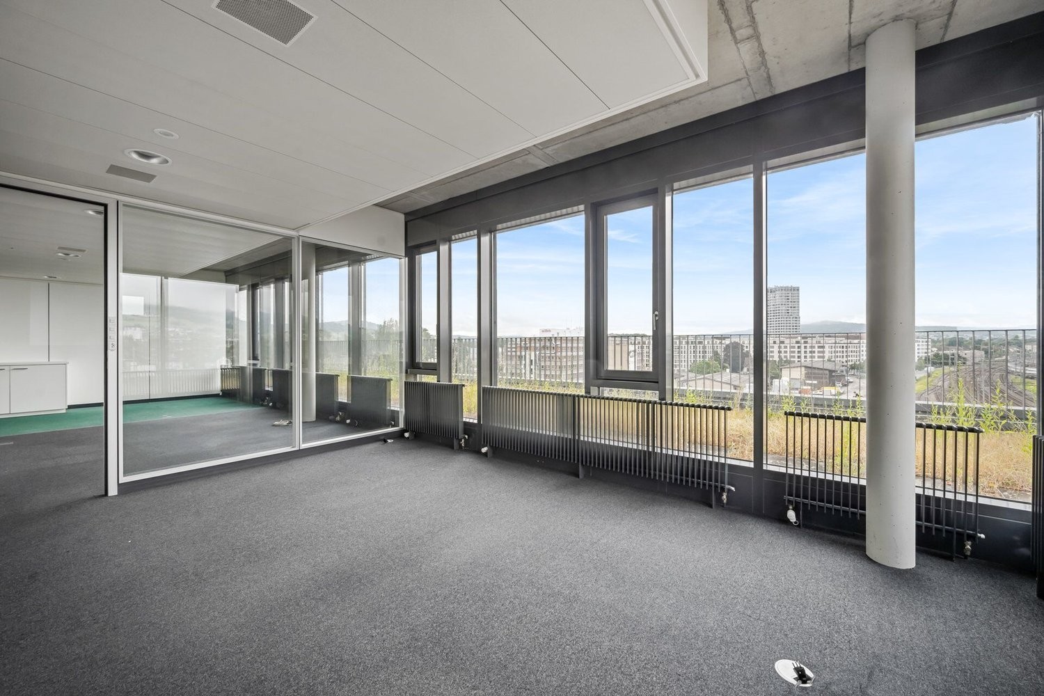 487m² bureau, photo 1 sur 10