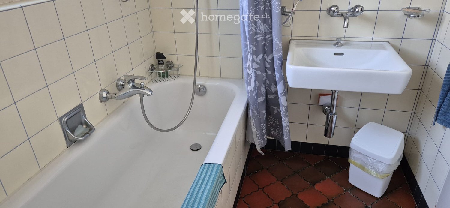 Appartement de 5 pièces
À louer dès le 1. novembre 2026 ou à convenir.
L'appartement est composé d'une cuisine, d'une salle de bain, de WC séparés, de 4 chambres, 1 terrasse plus une place de parc découverte., photo 2 sur 5