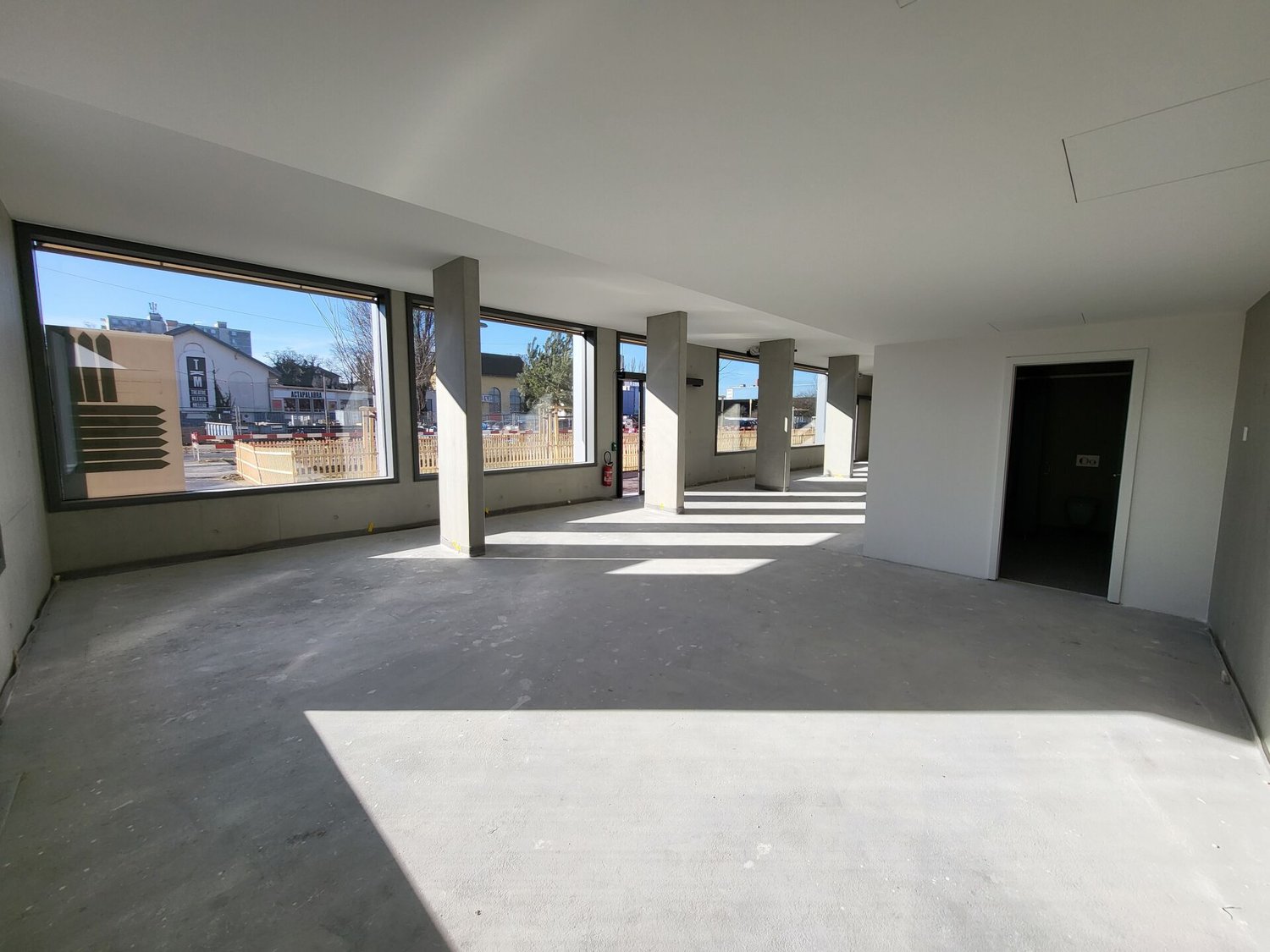 172m² office, photo 2 sur 5