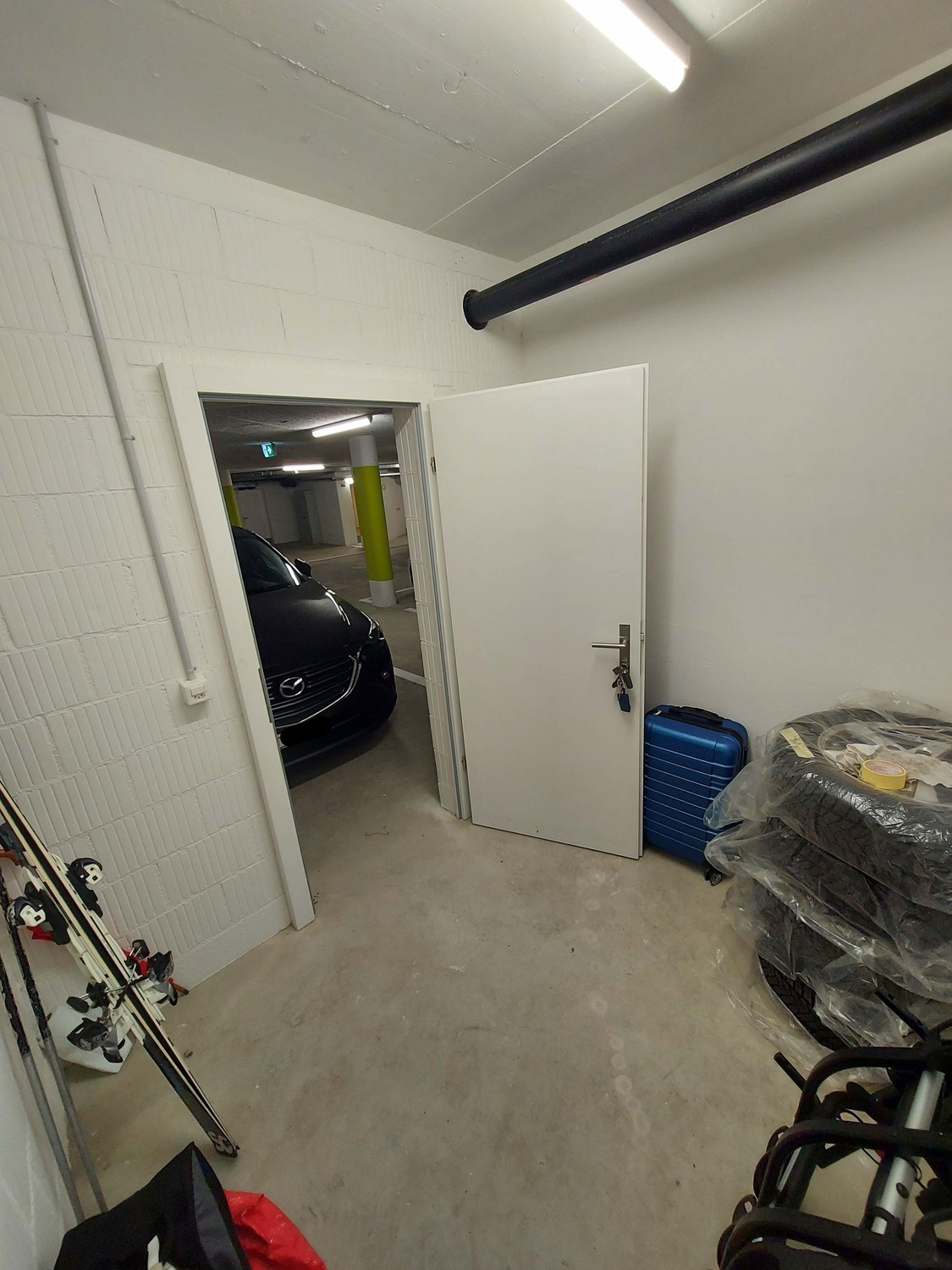 Place disponible, photo 1 sur 4