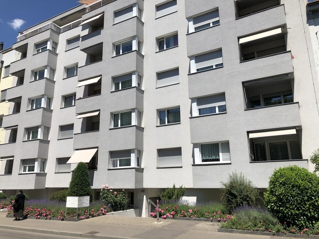 Place de stationnement couvert pour motos