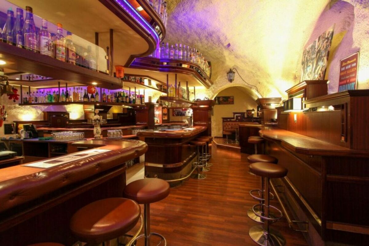 Pub, photo 1 sur 6