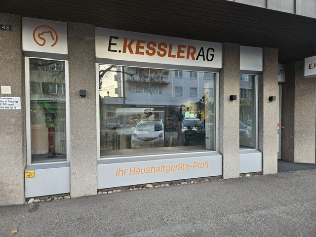 220m² commercial, photo 1 sur 3