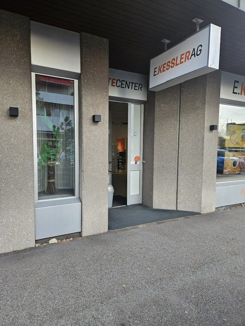 220m² commercial, photo 2 sur 3