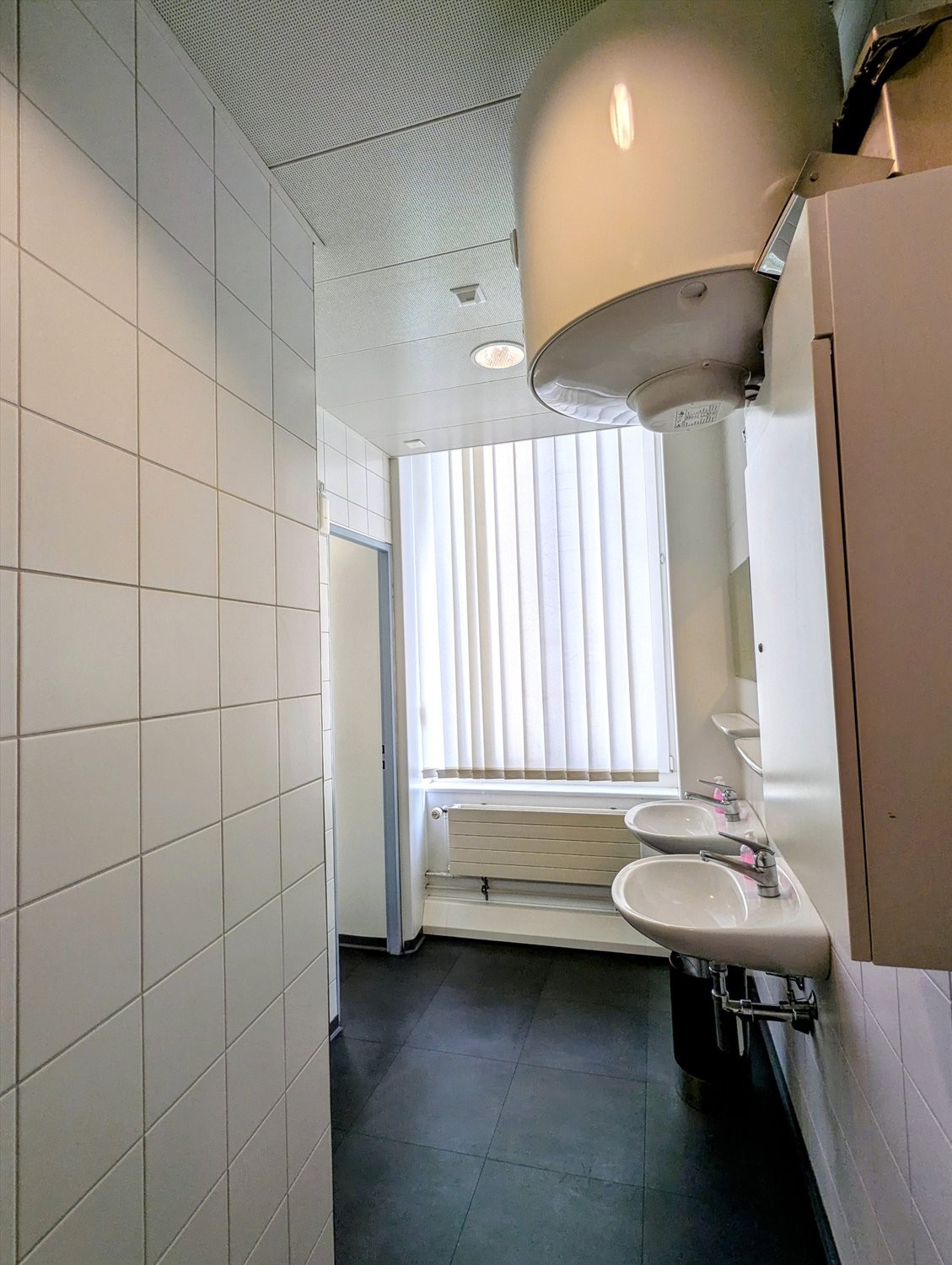 194m² bureau, photo 1 sur 6