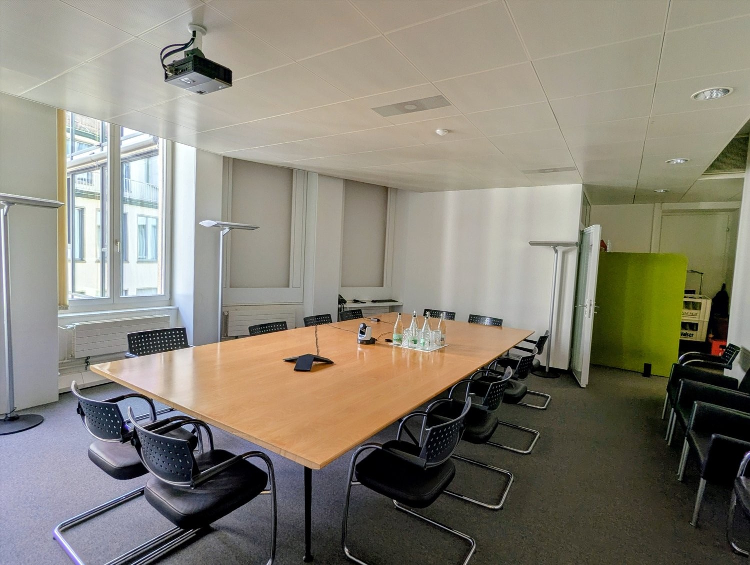 194m² bureau, photo 2 sur 6