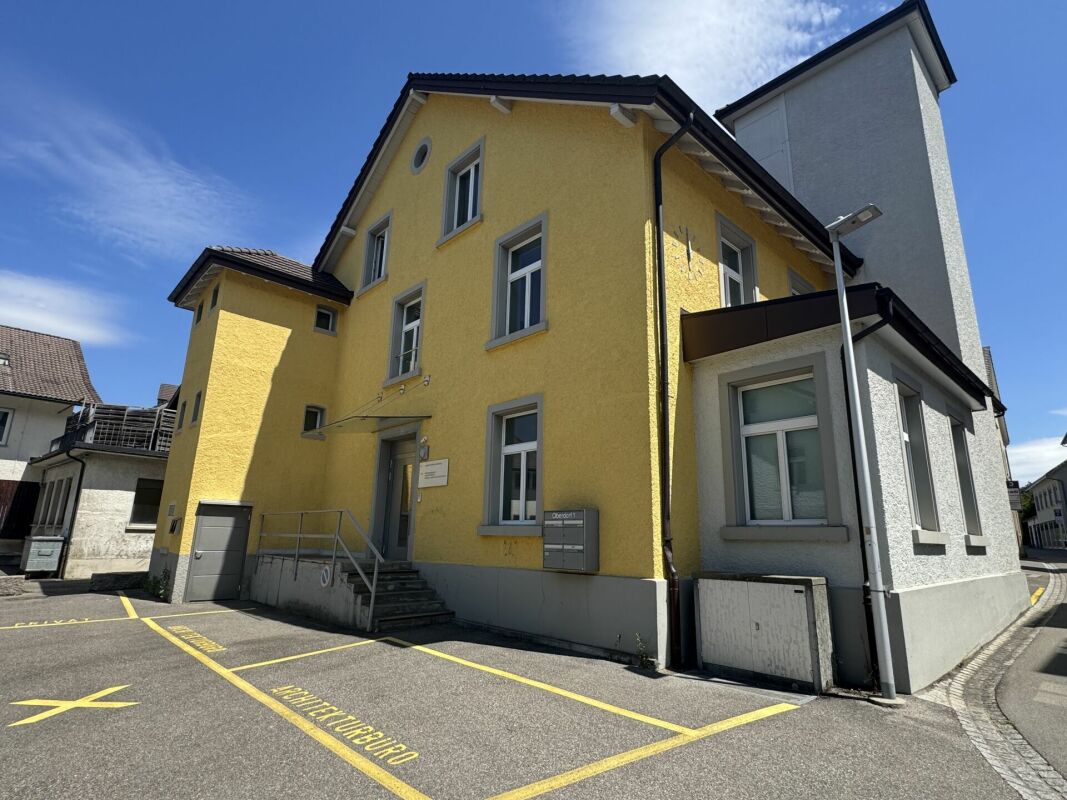 324m² commercial