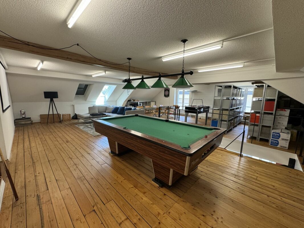 324m² commercial