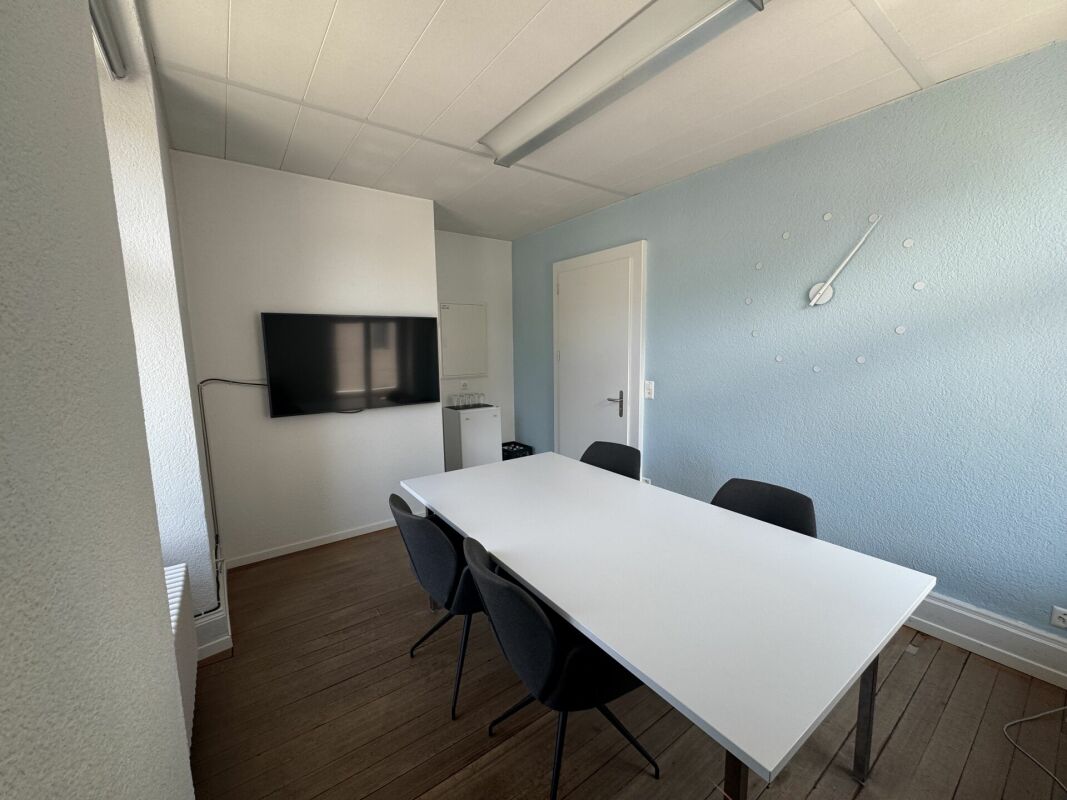 324m² commercial