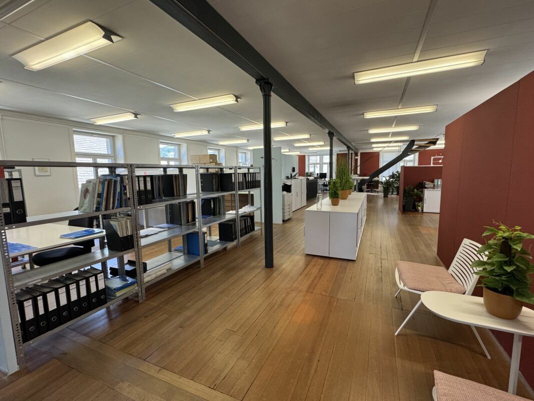324m² commercial