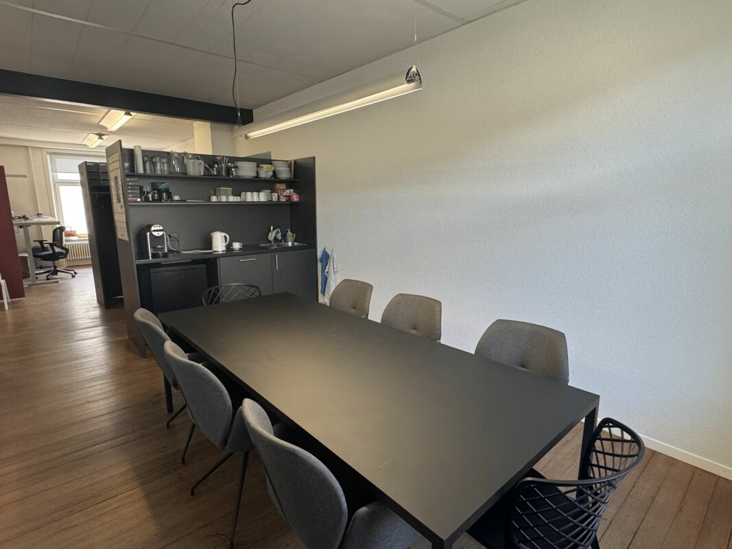 324m² commercial