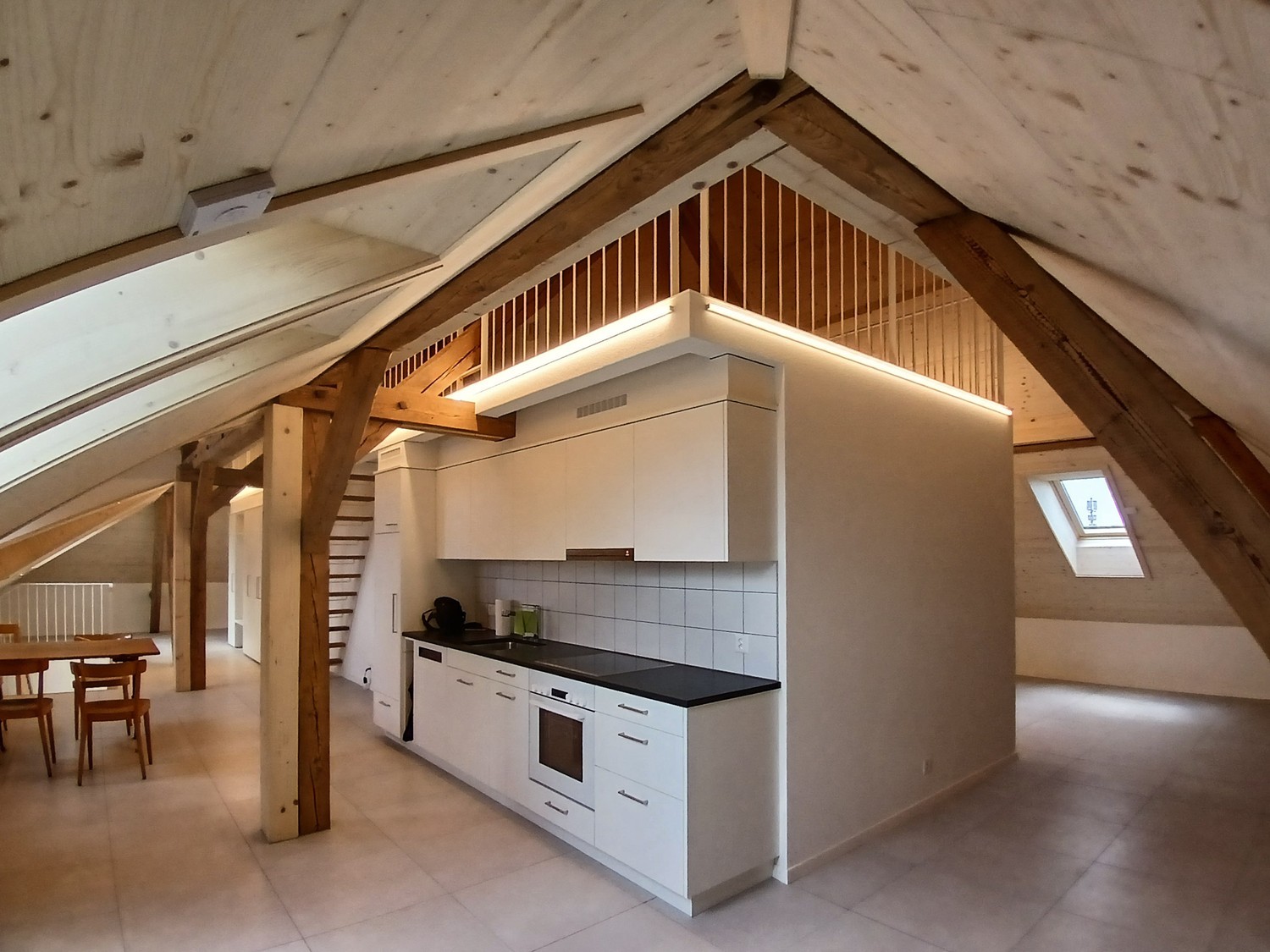 Appartement sous les combles, photo 2 sur 10