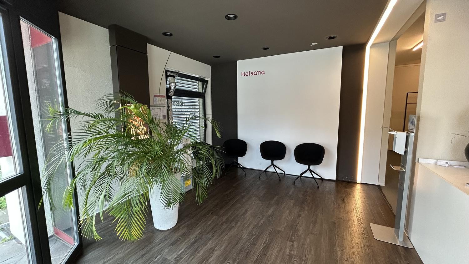 143m² commercial