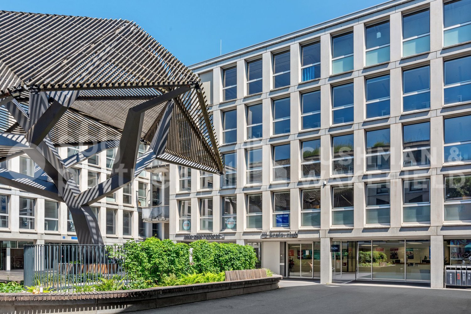773m² commercial