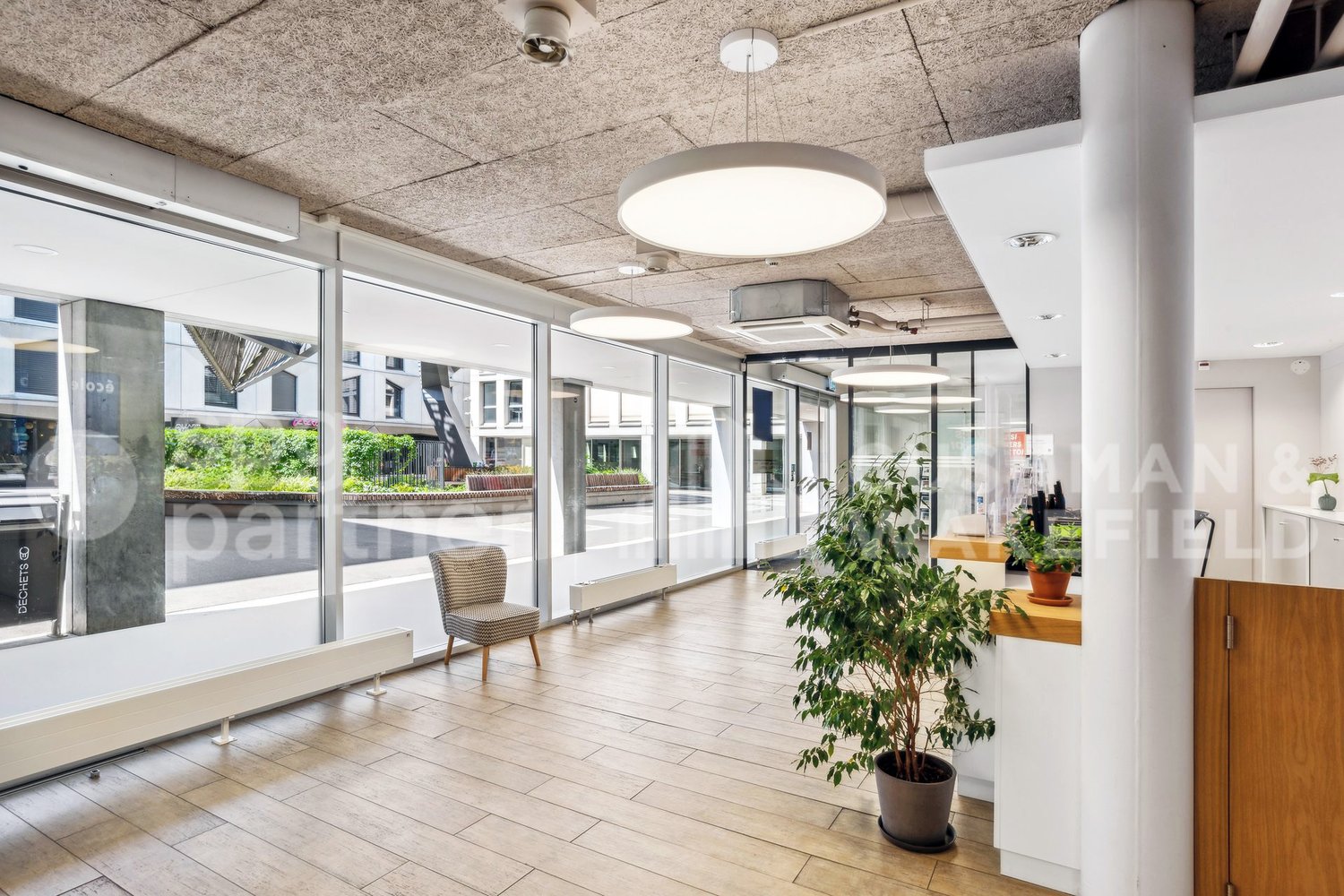 773m² commercial