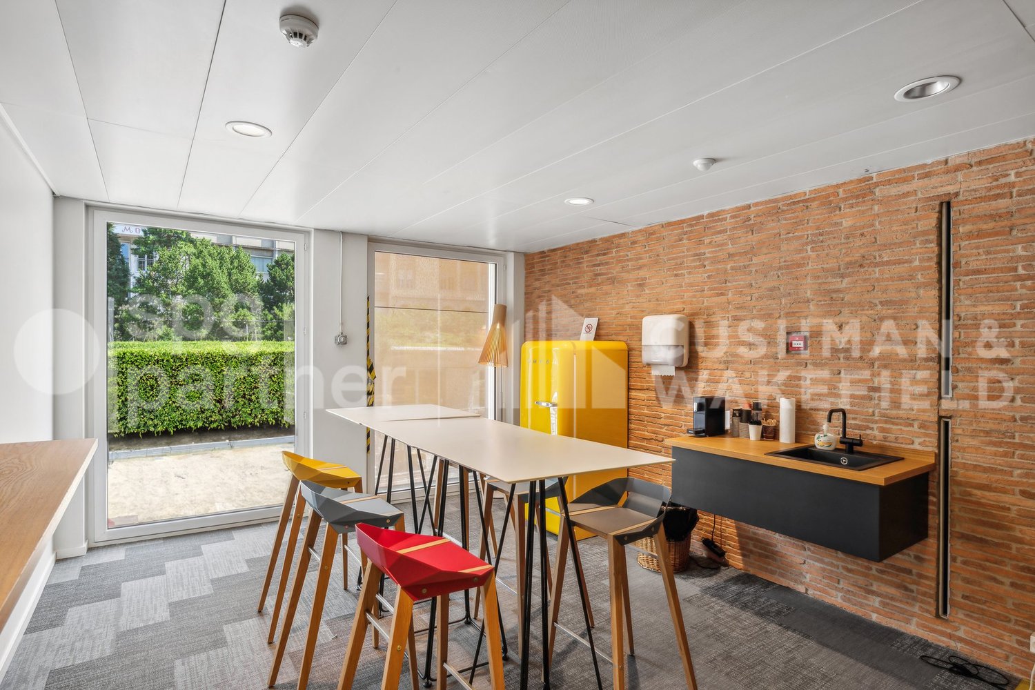 773m² commercial
