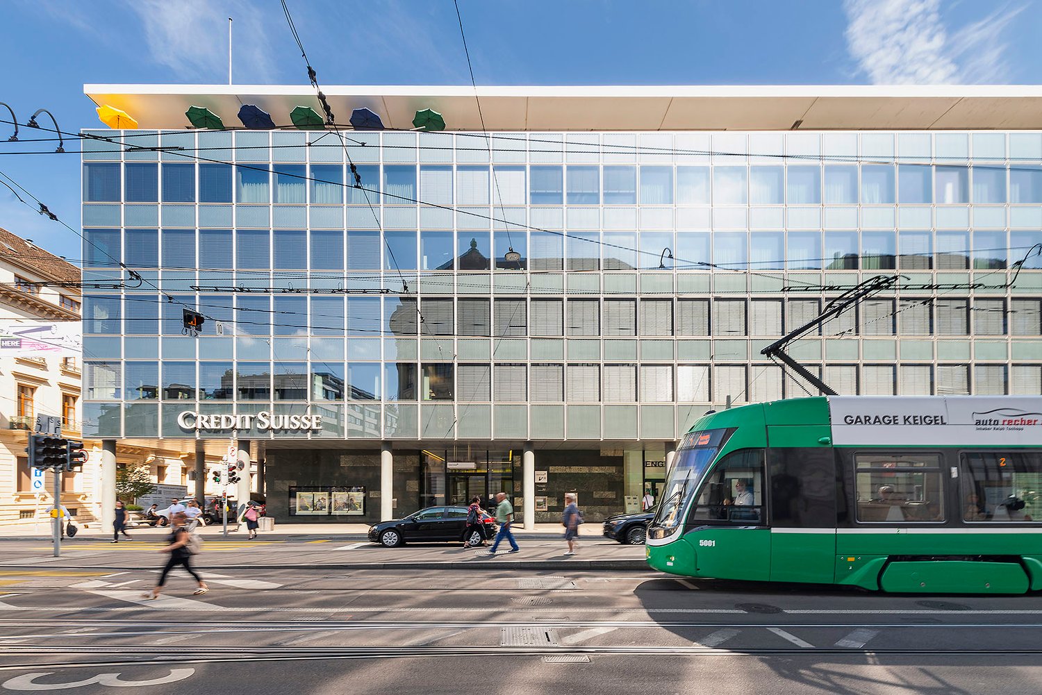 Magasin de 1000m², photo 1 sur 9