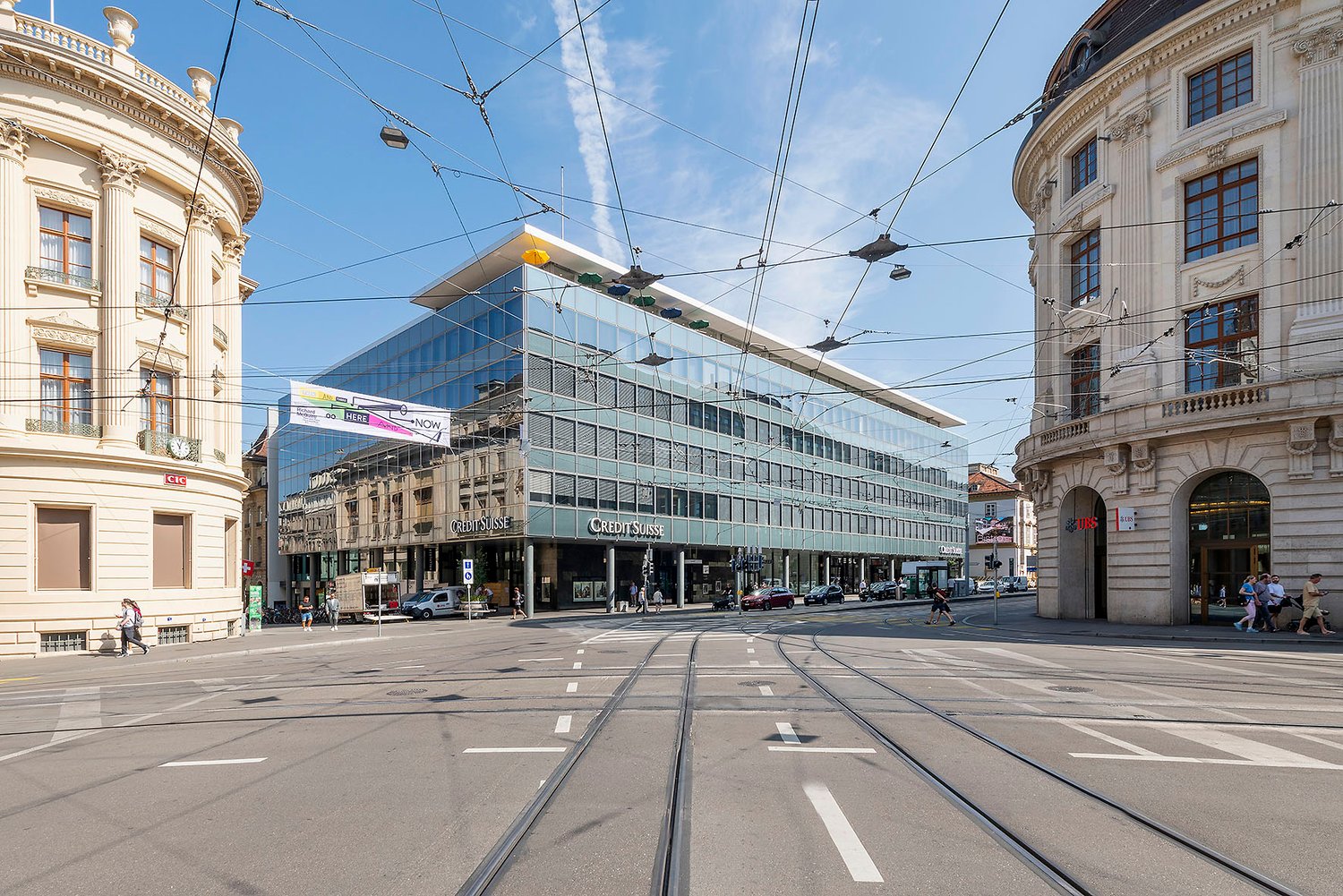Magasin de 1000m², photo 2 sur 9