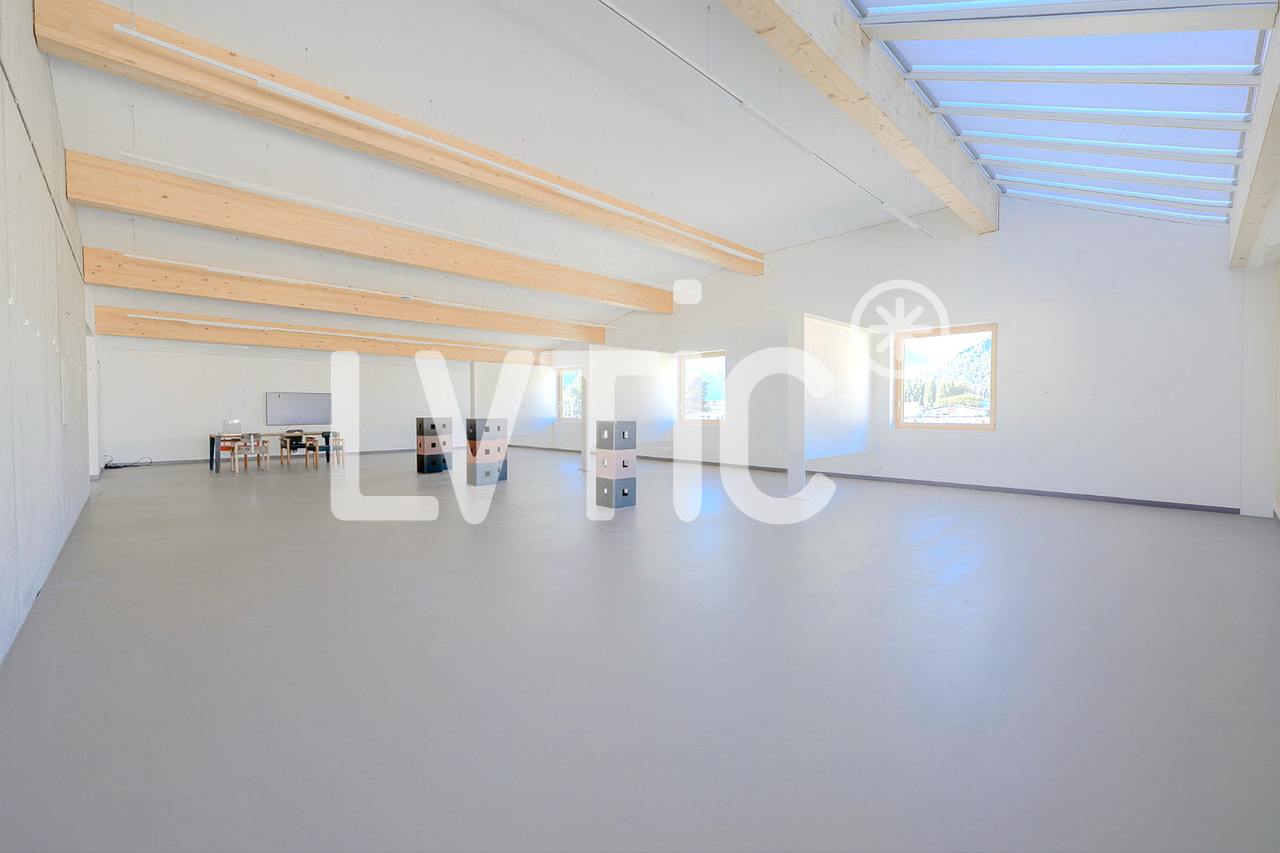 344m² office