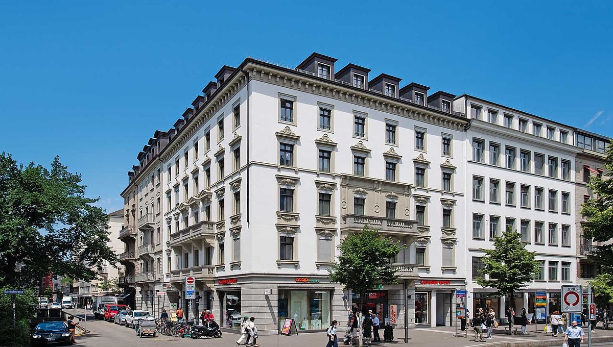 360m² de bureaux","description":"À l'adresse An der oberen Bahnhofstrasse, nous louons une surface de bureaux de haute qualité de 360m2. La surface convient particulièrement aux entreprises ayant besoin de nombreux bureaux individuels, et peut également être utilisée idéalement comme salles de trait, photo 2 sur 5
