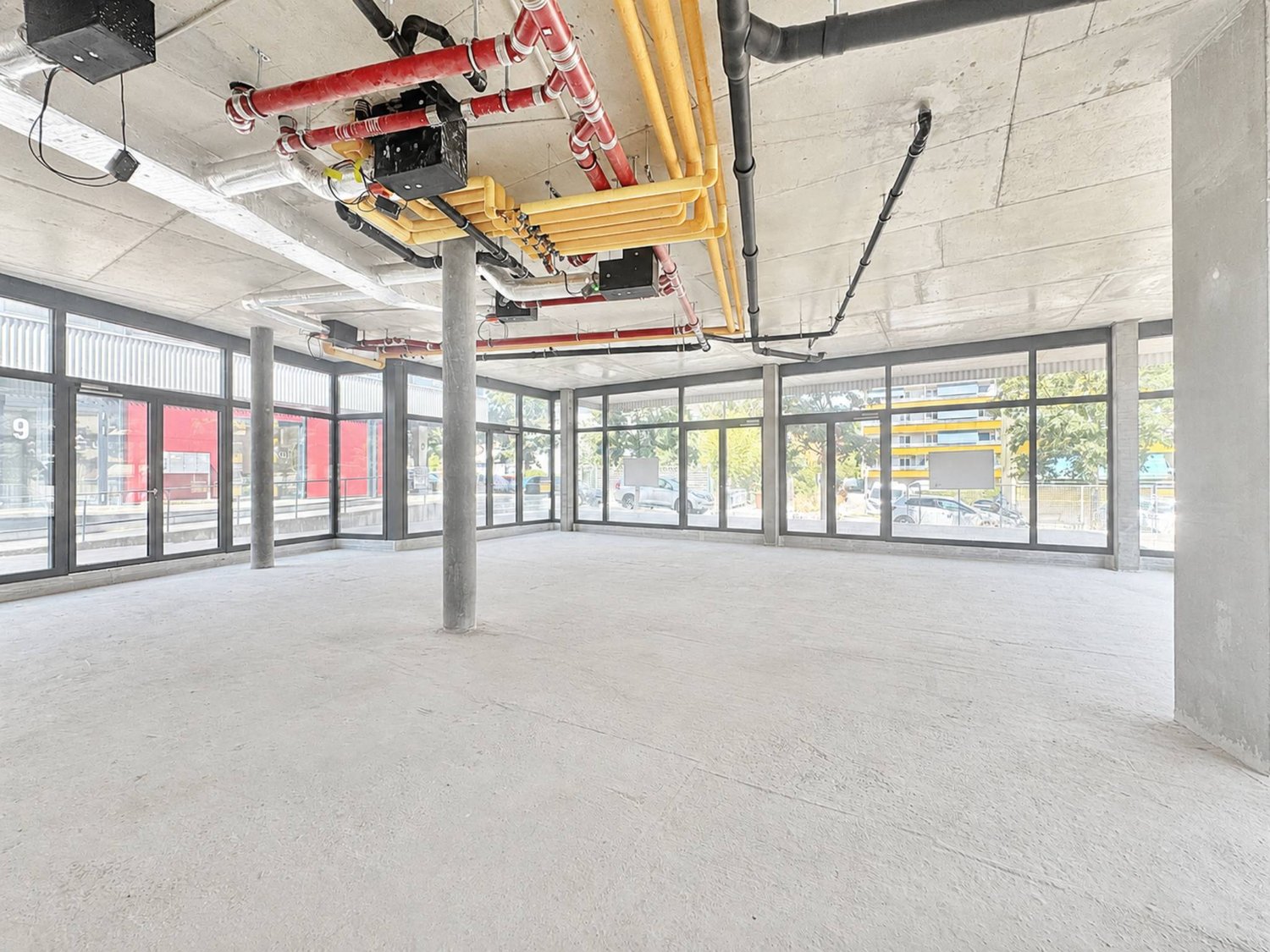 184m² arcade, photo 2 sur 2