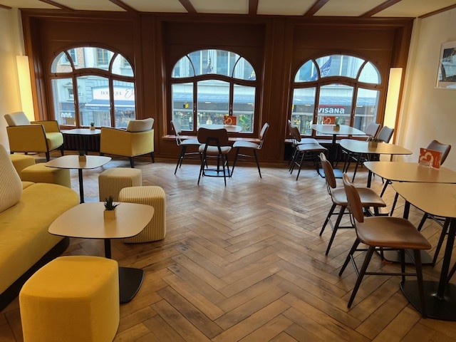 Café de 355m²