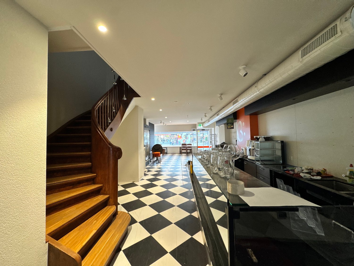Café de 355m²