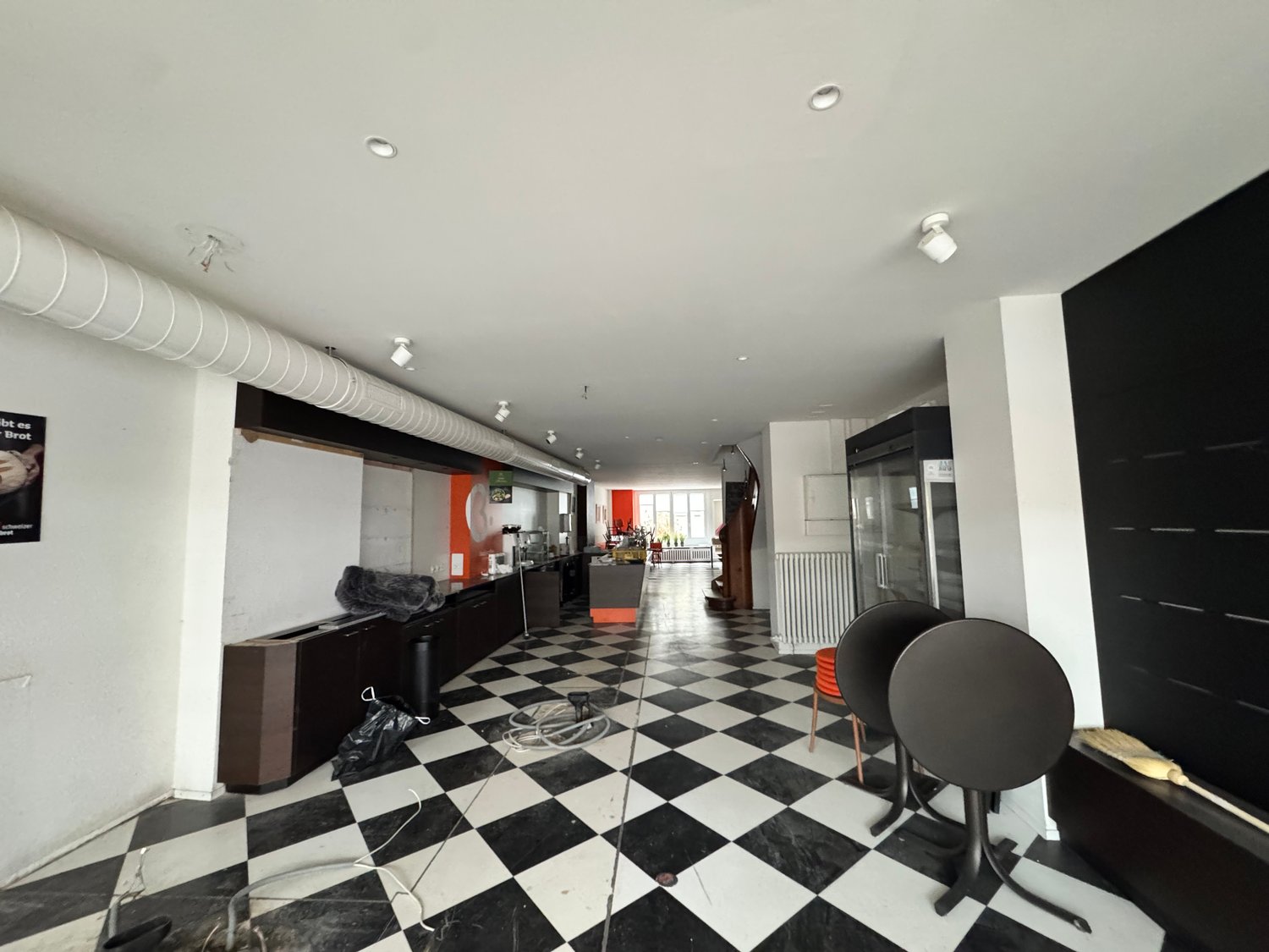 Café de 355m²