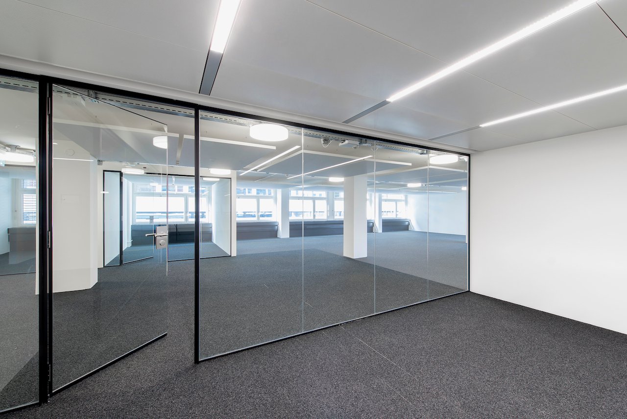 832m² de bureaux